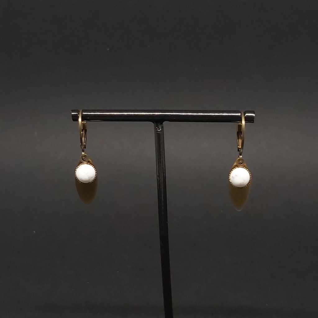 BOET01.1.Boucles cabochon et goutte Howlite